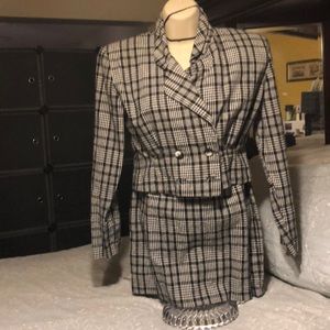 Bkack and white skirt suit